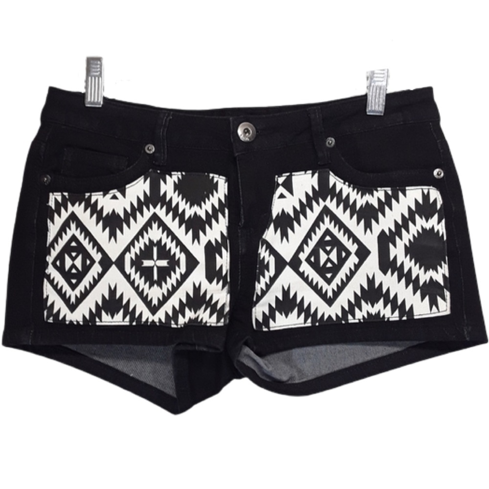 VTG ChiQle Denim Architect Black & White Aztec Printed Patch Pattern Jean Shorts